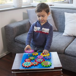 Spinning gear puzzle